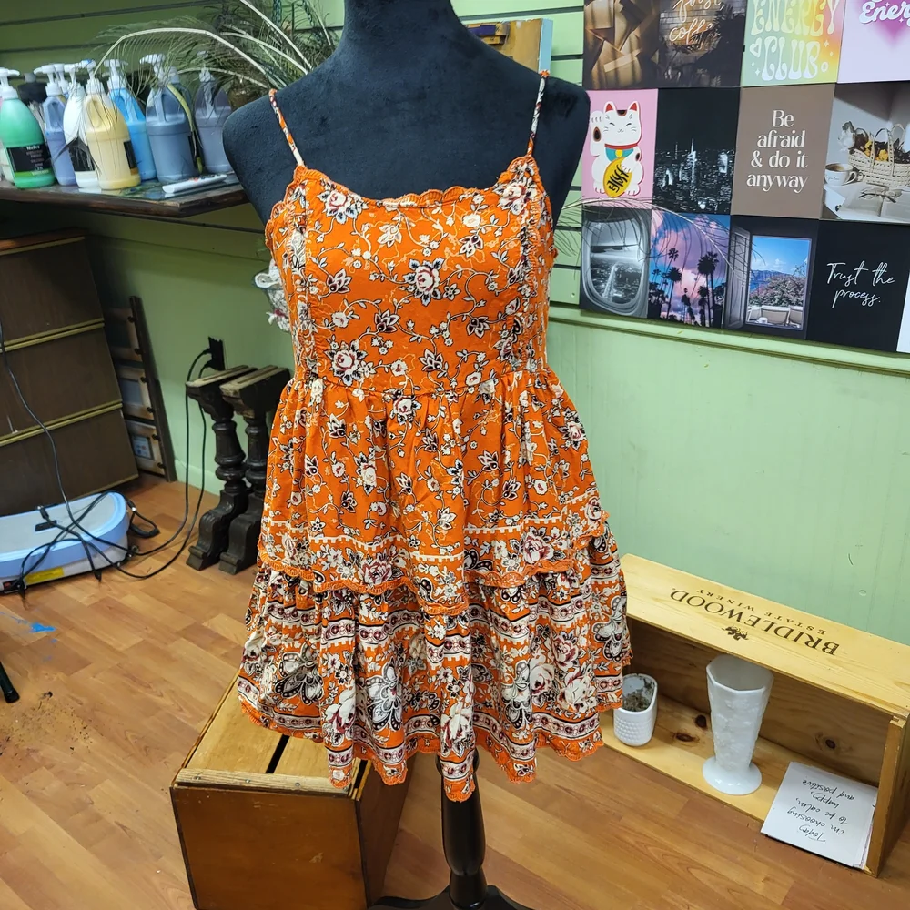 Urban Outfitters Vibrant Orange Patterned Top - Picture 1 of 2
